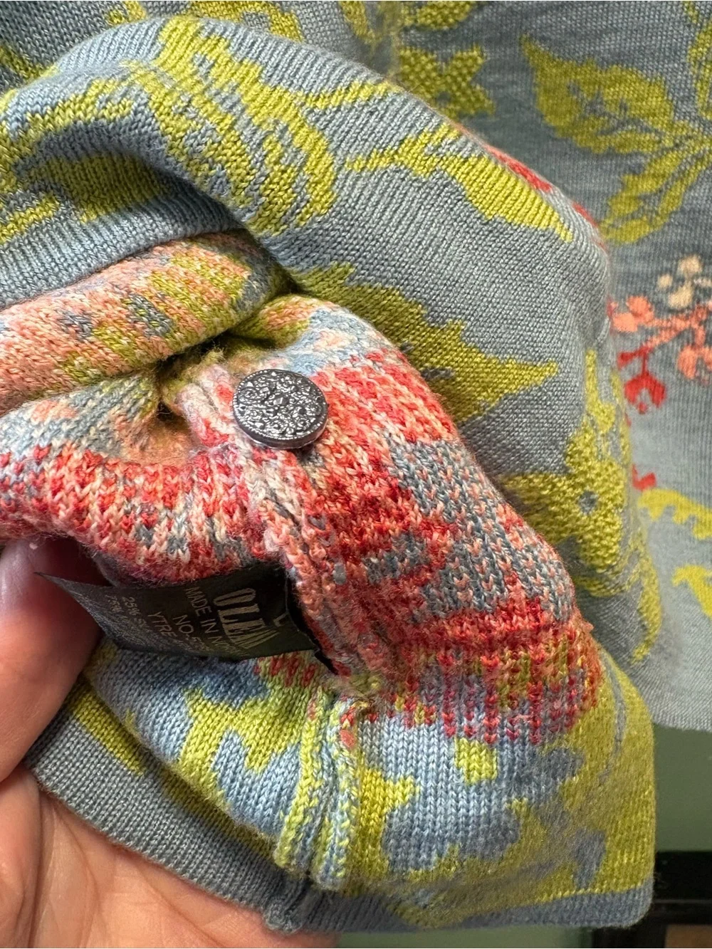 Oleana Silk Wool Sweater Beautiful Like New - Picture 8 of 8